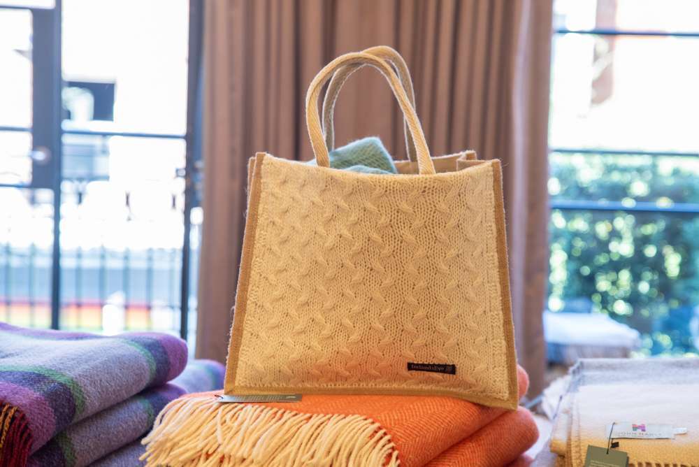 Stylish wool shopper bag made with Fair Trade jute and natural yarn